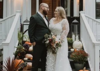 Real All Who Wander Bride Sara + Julio – Pretty Completely happy Love – Wedding Blog