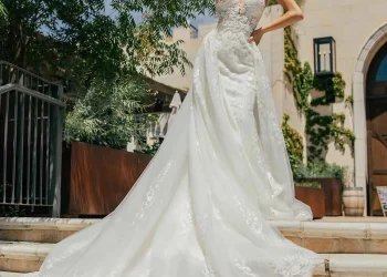 Every thing You Must Know About Wedding Dress Trains – Pretty Comfortable Love – Wedding Blog