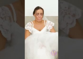 How one can pee when you're a bride in a marriage dress ???? || LIFE-SAVING WEDDING HACKS BY SMOL???? #shorts