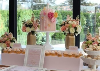 Wedding Buffet Ideas: Using flowers for buffet table decorations