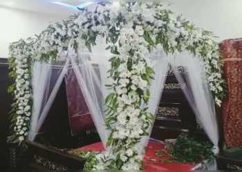 How To Decorate Wedding Room With Flowers | Wedding Room Decoration | Momivlogs #52