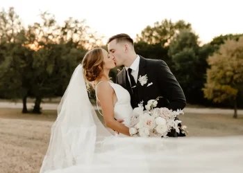 Real Essense of Australia Bride Katelyn + Duggan – Pretty Glad Love – Wedding Blog