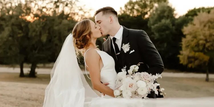 Real Essense of Australia Bride Katelyn + Duggan – Pretty Glad Love – Wedding Blog