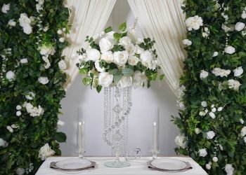 DIY Glass Crystal Centerpiece Table Decorations for Stunning Wedding Reception