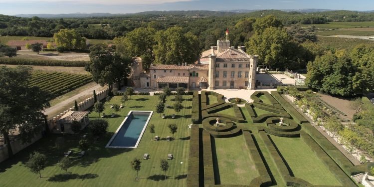 6 Enchanting French Chateau Wedding Venues