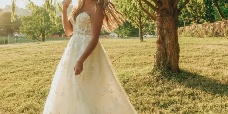 Top Whimsical Wedding Dress Looks – Pretty Comfortable Love – Wedding Blog