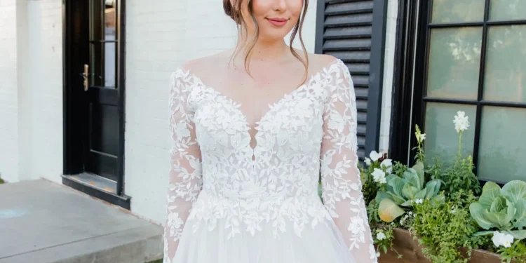 Top Winter Wedding Dresses for Every Form of Bride – Pretty Pleased Love – Wedding Blog