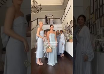 When your bridesmaids understand the project ???? Via: @henrinnoeljewelry #wedding #weddingshorts