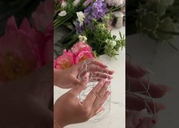 Making my courthouse wedding bouquet ????????????????