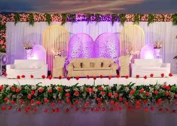 Luxury and chic wedding backdrop decoration – wedding reception stage decoration ideas