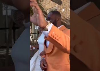 That is what a personal and intimate wedding looks like!||A Ghanian bride????????❤️