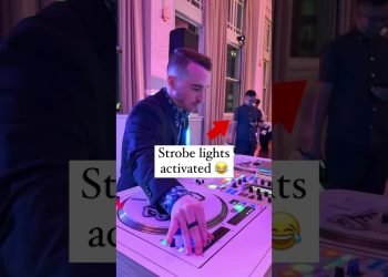 What’s a marriage with out a strobe light ????#dj #weddingdj #pioneerdj #seratodj