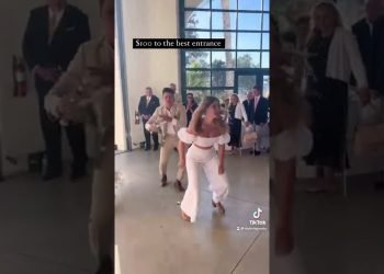 A Wedding Entrance You Won’t Forget ????????‍♀️???? #wedding #weddingvideo #funnywedding #weddingentrance