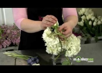 "Hydranging" a Wedding Centerpiece