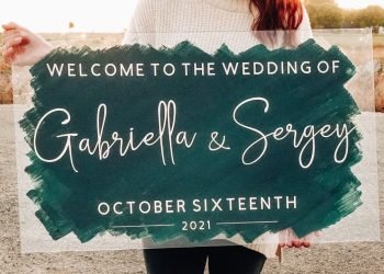 DIY CLEAR ACRYLIC WEDDING SIGN | Step-by-step! EASY WITH CRICUT Using Vinyl!