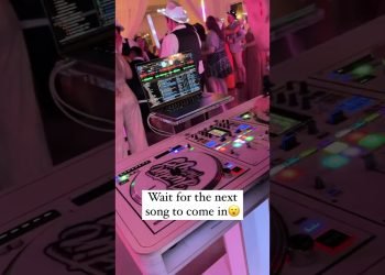 Can’t go incorrect with playing some Rihanna ????#dj #weddingdj #pioneerdj #dallasdj