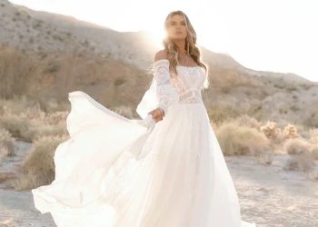 Classy Wedding Dresses with Sleeves for the Timeless Bride – Pretty Completely happy Love – Wedding Blog