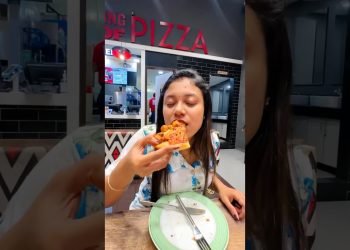 Any pizza lovers ???? #shorts #trendingonshorts #funny #foodie