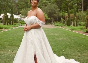 Dazzle and Enjoyment of Sparkly Fairytale Wedding Dresses Fit for Royalty – Pretty Comfortable Love – Wedding Blog