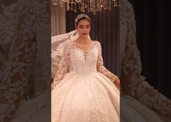 Luxurious too Wedding Dress #viral #fashion #dress #weddingdress #bridalmakeup #bridaldress  #short