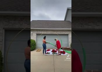 DIY WEDDING FLOWER ARCH // PART 1 // WEDDING DECOR // TIKTOK VIRAL