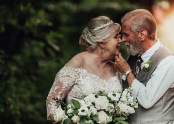 BEAUTIFUL OLDER BRIDES | GORGEOUS WEDDING DRESSES FOR OLDER BRIDES