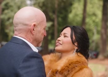 The Wedding of Louis & Olivia: Intimate Elopement in Portland, Oregon