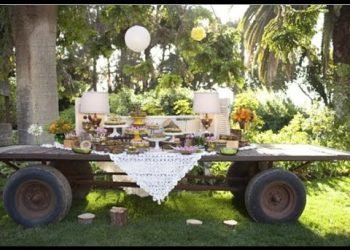 Backyard Table Wedding Designs