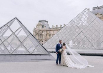 Intimate Wedding in Paris: Meredith&Austin // Elopement in France