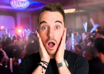 WEDDING DJ STARTED A MOSH PIT  – DJ GIG LOG