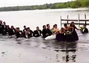 Raw: Wedding a 'Splash' for Minn. Bridal Party