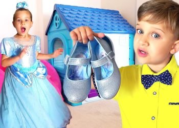 Roma and Diana Pretend to Play Dress Up