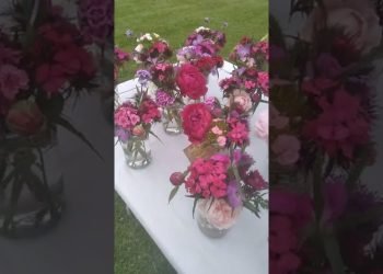 Table Flowers #weddingflorist #weddingflowers #wedding #florist #flowers #weddinginspiration #bride