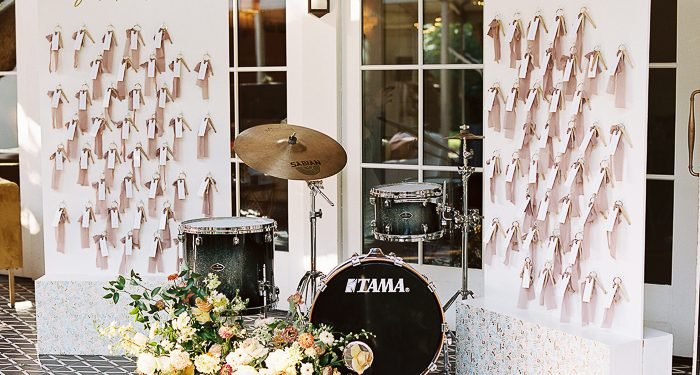 Unique Wedding Seating Chart and Escort Card Ideas