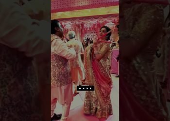 Try the scene-stealing stage at Sangeet ceremony!