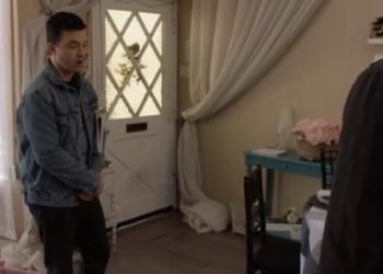 MICKEY AND IAN WEDDING PLANNING (SHAMELESS S10 EP11) GOLD WHITE CUSHIONS!!!!