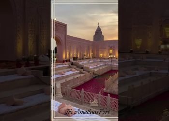 "Hyderabad's Hidden Gem! ???? Say 'I Do' at This Breathtaking Wedding Mahal with a FLOATING Mandap!????✨"