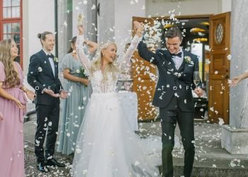 Sofie & Kristoffer // amazing intimate wedding in Mauritzberg Slott in Sweden