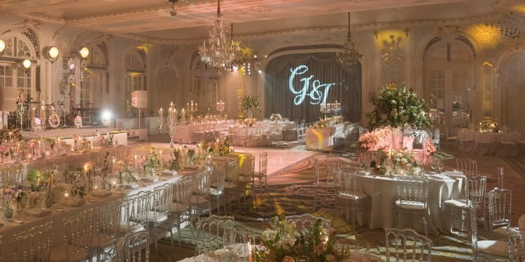 Elegante Piccolo: Above and Beyond An On The Day Wedding Coordinator