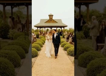 Best Dayton, Ohio wedding venues! Beautiful tent venue.