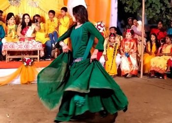 বিয়ে বাড়িতে মেয়েটির অসাধারণ নাচ | Latest Wedding Dance Performance | Dj Sravanthi | ABC Media