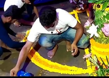 Mandap decoration idea/Rangoli design idea with flowers/wedding stage decoration idea