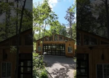 NEW intimate wedding venue in Minnesota! Forest cottage meets green house✨