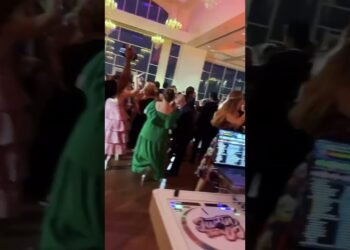 Wedding DJ Tip: Don’t sleep on the Black Eyed Peas ✊🏻😂 #dj #weddingdj #dallasweddingdj #dallasdj