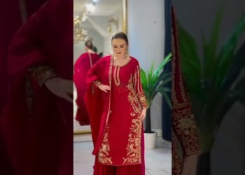 Beautiful party wear dress #fashion #shorts #trending #partywear #wedding l#dress