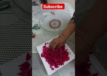 Floating Roses Petals Decoration for Dining Table in Glass Bowl, Quick Idea.