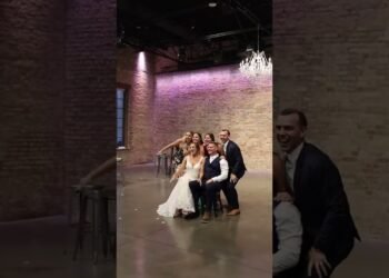 Ballroom Blitz | Wedding Guest Photo Idea | Chicago Wedding Venue