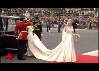 Royal Wedding Raw Video: the Dress!