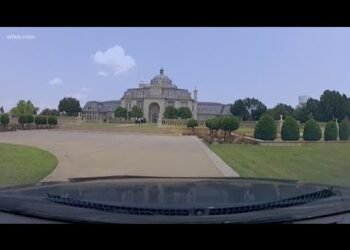 Empty mansion turns into wedding venue