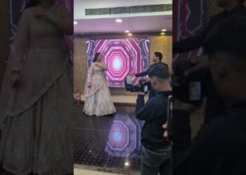 Mini Cooper | Akash Wedding #wedding #coupledance #veerediwedding #baraatdance #dj #weddingdj #dance